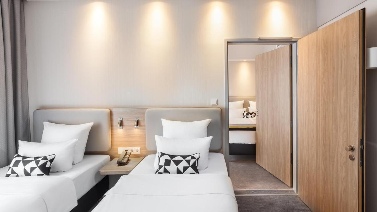 Holiday Inn Express - Munich North By Ihg Exterior photo