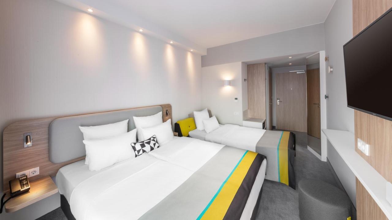Holiday Inn Express - Munich North By Ihg Exterior photo