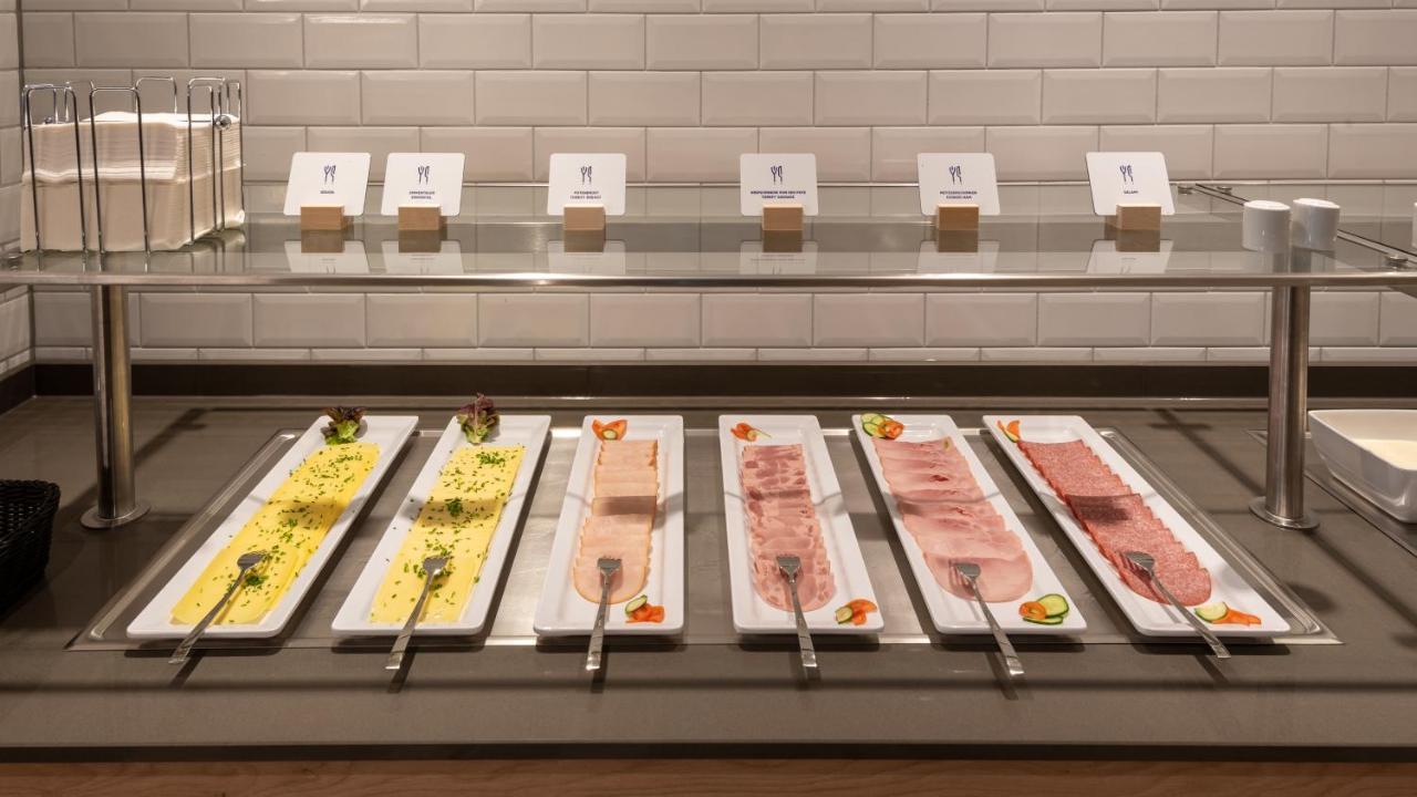Holiday Inn Express - Munich North By Ihg Exterior photo
