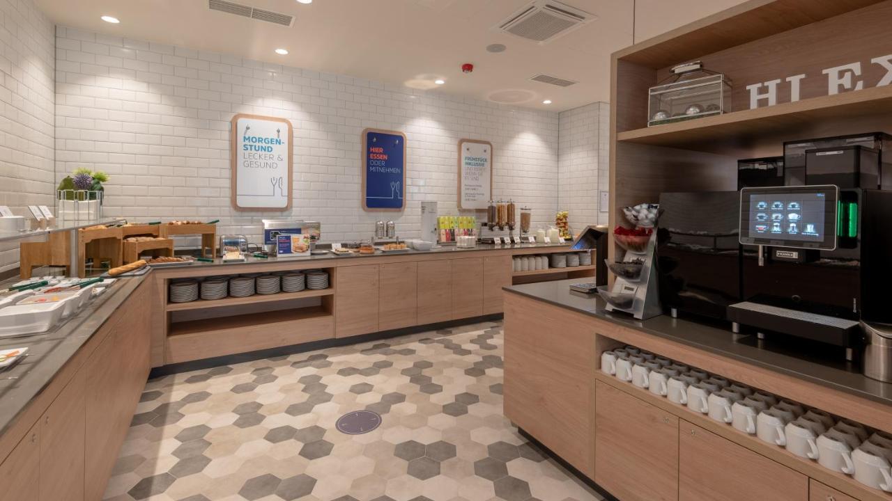 Holiday Inn Express - Munich North By Ihg Exterior photo