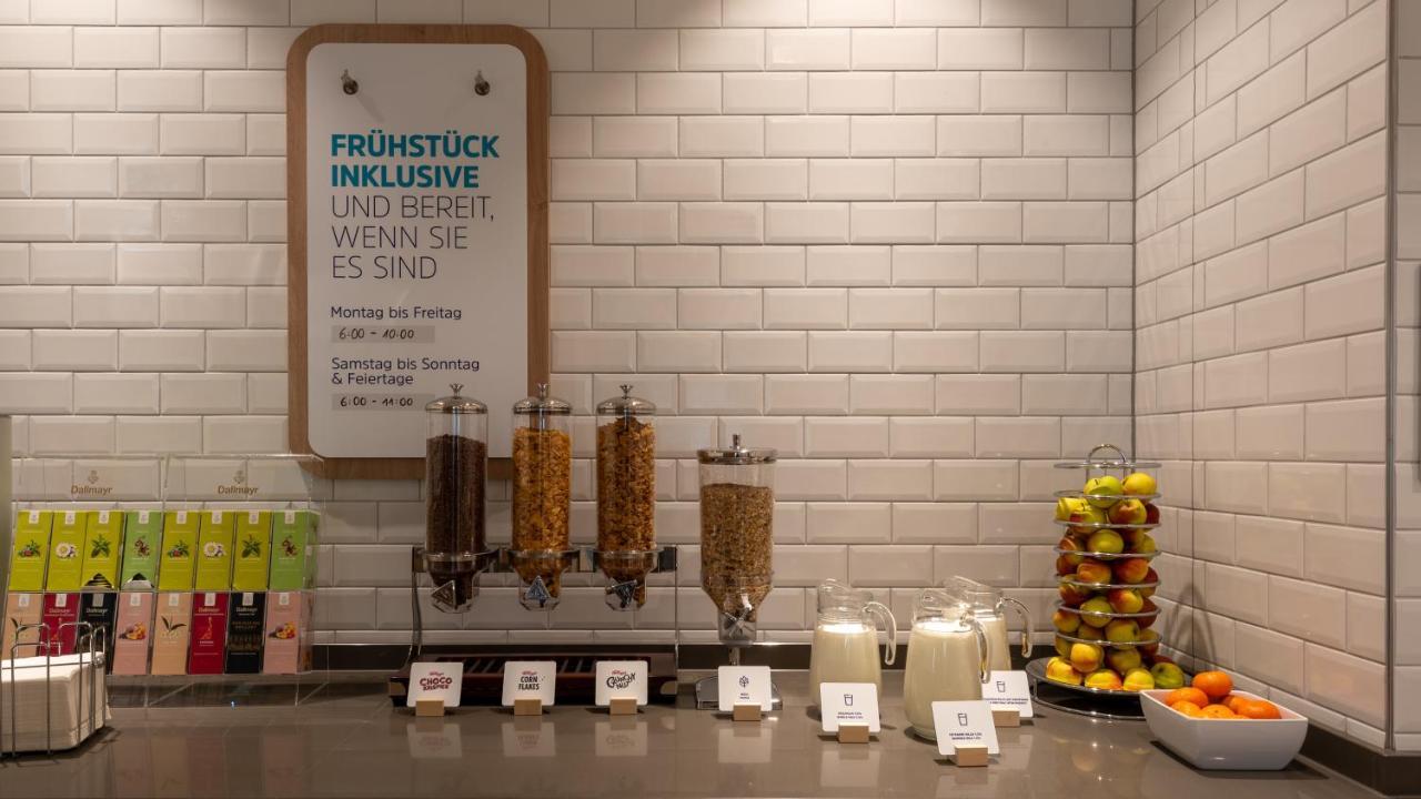 Holiday Inn Express - Munich North By Ihg Exterior photo