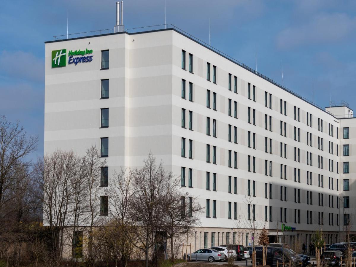 Holiday Inn Express - Munich North By Ihg Exterior photo