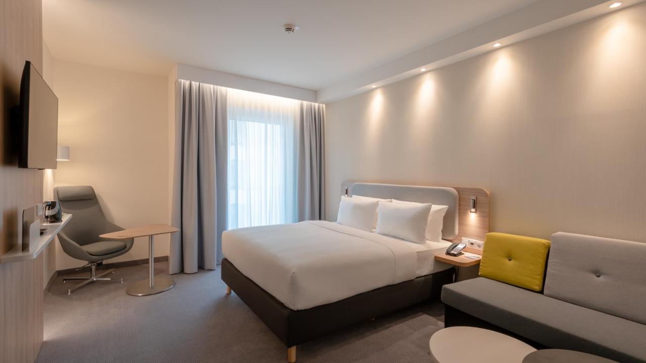 Holiday Inn Express - Munich North By Ihg Exterior photo