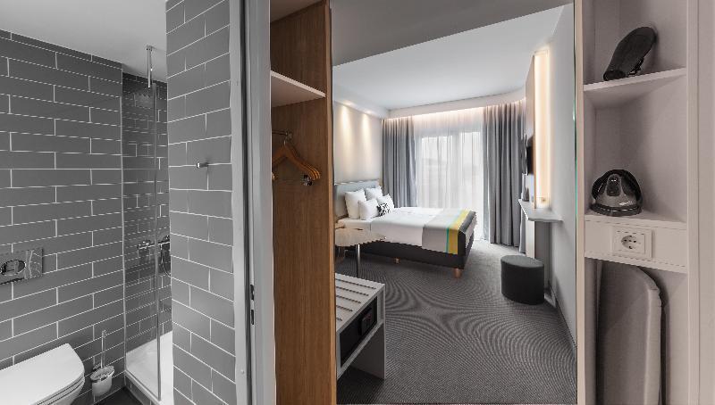 Holiday Inn Express - Munich North By Ihg Exterior photo