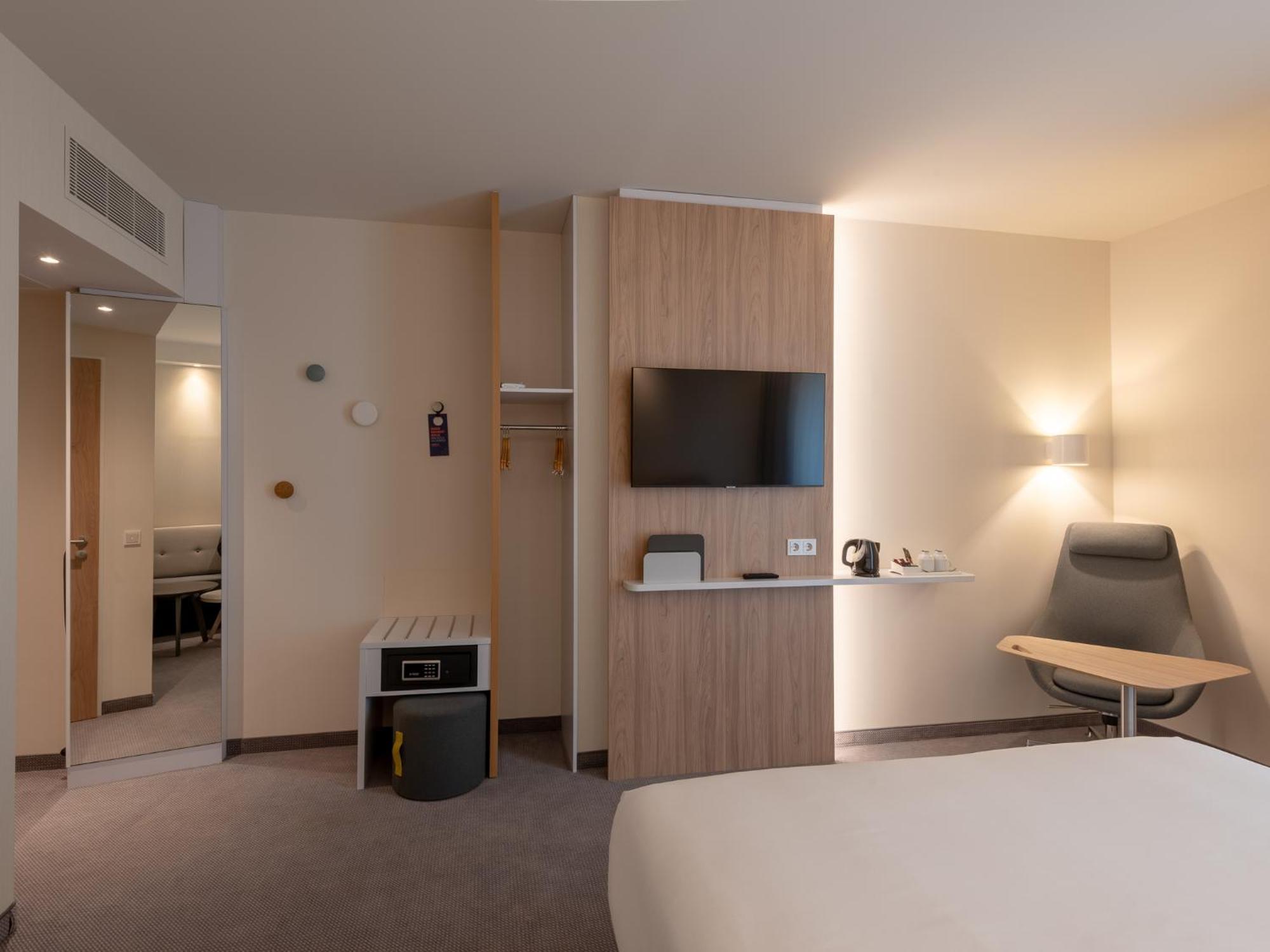 Holiday Inn Express - Munich North By Ihg Exterior photo