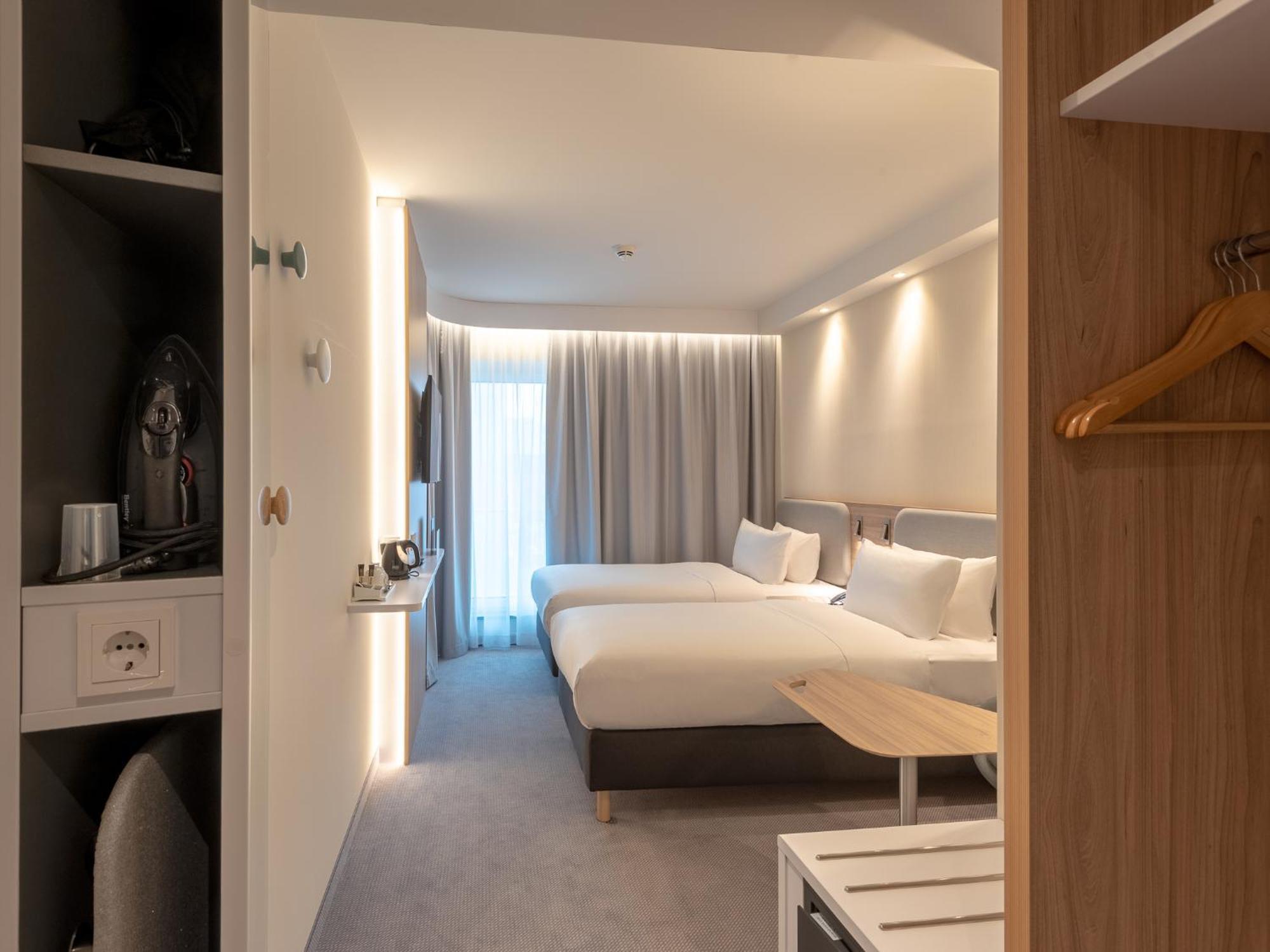 Holiday Inn Express - Munich North By Ihg Exterior photo
