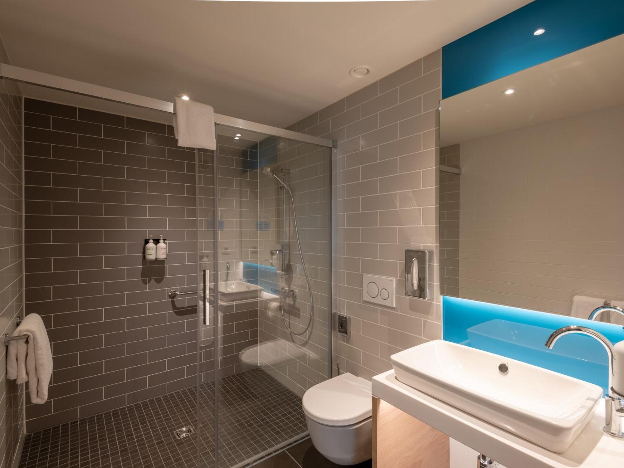 Holiday Inn Express - Munich North By Ihg Exterior photo